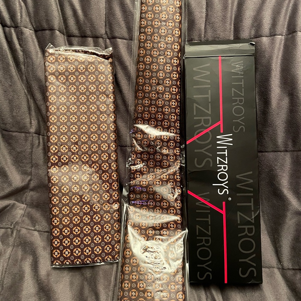 Men’s tie with pocket square set